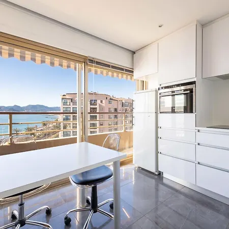 2-br Panoramic Sea View & Access Appartement