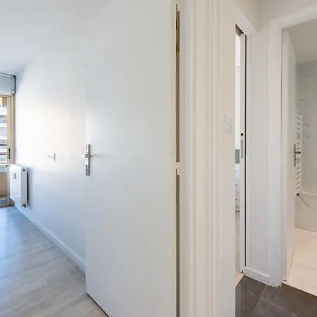 Apartment 2-br Panoramic Sea View & Access Cannes
