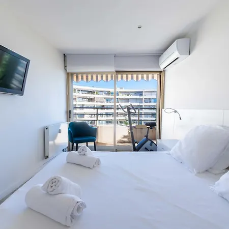 2-br Panoramic Sea View & Access *